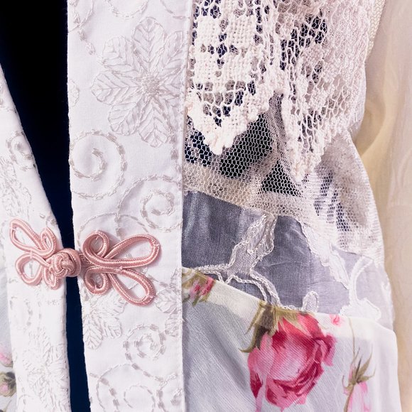 Womenโs Silk Boho Lace Kimono Romantic Rose Tunic Spencer Alexis Vintage Elegant - Picture 5 of 16